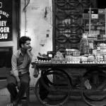 Delhi, Paharganj - artykuły pierwszej potrzeby (papier toaletowy, jajka, fajki)