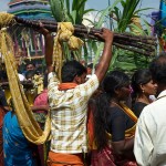 W tłumie trzeba sobie jakoś radzić