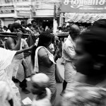 Przykład użycia nosidełek dla dzieci (zdjęcie artystyczne)