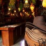 Sklep z lampami i kapeluszami