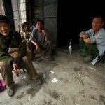 Li San Di, siedzimy, pijemy, gadamy