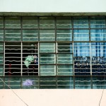 Dulongjiang, parasolki w szkolnym oknie