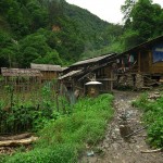 Wioska, w której chowam się przed policją